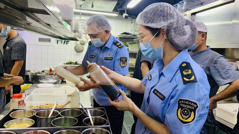 进口糖果与国产糖果，儿童选择之谜